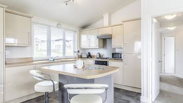 Fridge, oven, stovetop, toaster