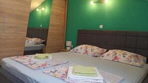 Leilighet (Three Bedroom Apartment with Balcony )