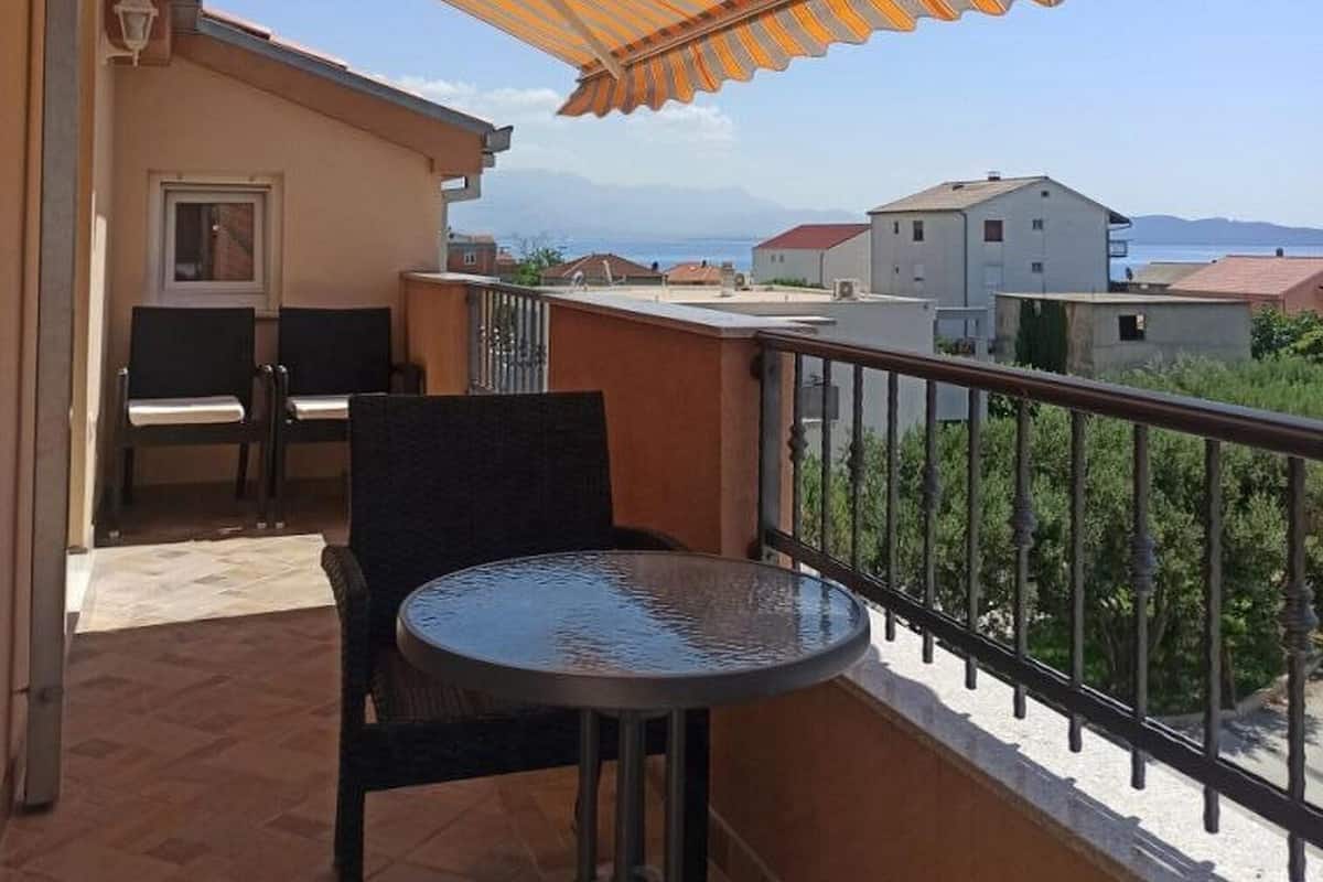 Leilighet (Three Bedroom Apartment with Balcony ) | Balkong