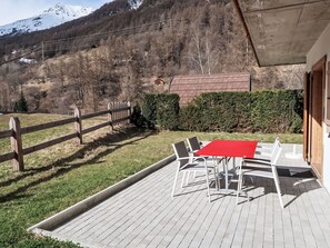 Outdoor dining - Chalet Molignon by Interhome (Les Hauderes)