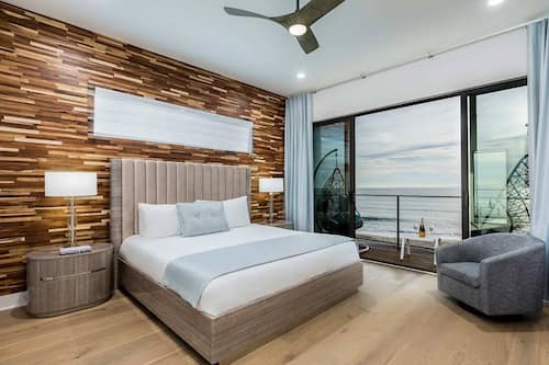 Ferienhaus (4-Bedroom Homes) | 8 Schlafzimmer, hochwertige Bettwaren, Betten mit Memory-Foam-Matratzen