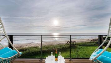 House (4-Bedroom Homes) | Balcony