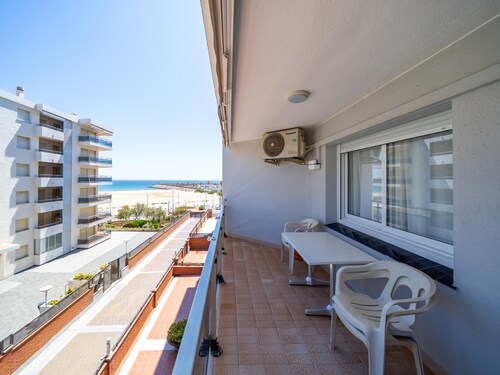 Apartment in Torredembarra: 2 BR, AC, WiFi, parking, sea view