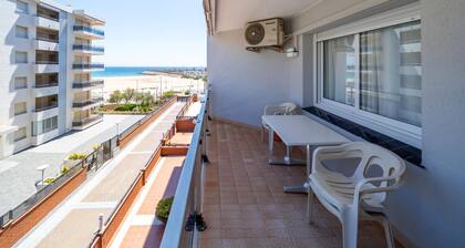 Apartment in Torredembarra: 2 BR, AC, WiFi, parking, sea view
