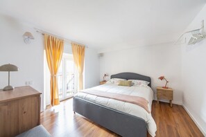 1 bedroom, iron/ironing board, internet, bed sheets