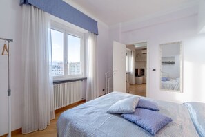 2 chambres, fer et planche à repasser, accès Internet, draps fournis