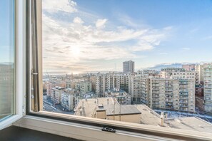Interior - GuestHost - Cozy apartment of 80 square meters, able to accommodate up to 4 people, located on the sixth floor of a building with a lift that can be opened with a key (supplied).The property boasts a panoramic balcony of 7 sqm with awning and a sea view  (Genova)