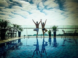 Outdoor pool - Cat Ba Paradise Hotel - Sky Bar & Massage  (Hai Phong)