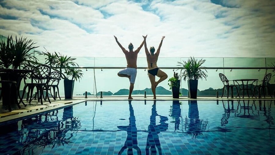 Cat Ba Paradise Hotel - Sky Bar & Massage