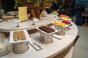 Tägliches inbegriffenes großes Frühstück