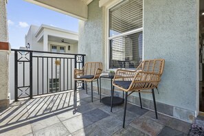 Terrace/patio - Live-Love-St Pete! Hipster 1 bdrm Studio in DTSP!! (St. Petersburg)