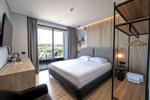Ropa de cama hipoalergénica y escritorio 