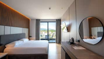 Family Room | Hypo-allergenic bedding, desk, laptop workspace, soundproofing