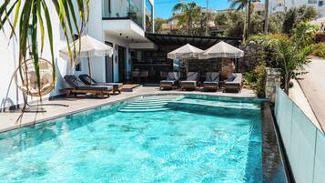 2 outdoor pools