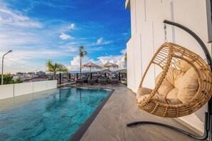 2 piscinas al aire libre