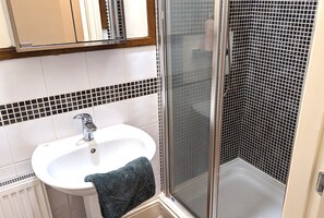 Hårtork och handdukar