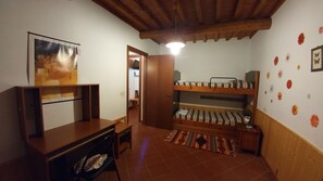 2 bedrooms, iron/ironing board, travel cot, free WiFi