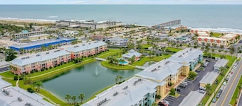 Luxury 3 Bedroom, 2 Bathroom Condo Within Walking Distance to Restaurants-Seaside at Anastasia E204