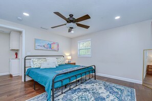 2 bedrooms, desk, iron/ironing board, free WiFi