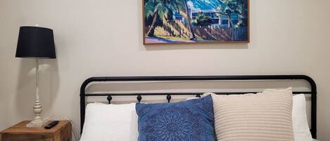 2 bedrooms, desk, iron/ironing board, free WiFi