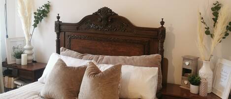 2 bedrooms, bed sheets