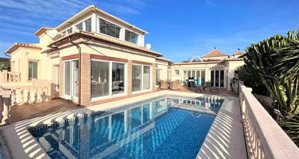 T-1022, Niobe, villa avec piscine privée