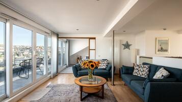 Télévision à écran plat, lecteur de DVD