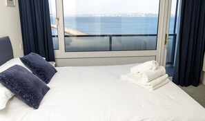 Free WiFi, bed sheets - 15 Heath Court - NEW Listing - sleeps 6 guests  in 3 bedrooms (Brixham)