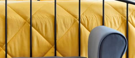 4 chambres, coffres-forts dans les chambres, bureau