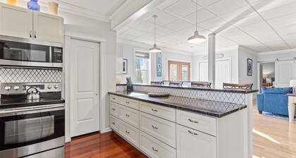 Beachside Retreat on the Hill