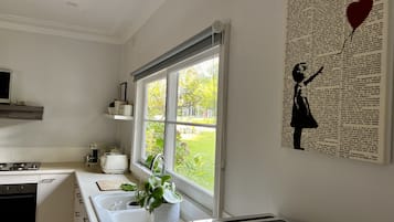 Fridge, microwave, oven, coffee/tea maker