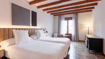 Down comforters, minibar, in-room safe, desk