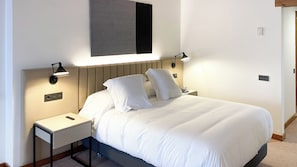1 bedroom, down duvets, minibar, in-room safe