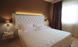 Junior Room | Minibar, in-room safe, soundproofing, free WiFi - Mediterranean Boutique Hotel (Tropea)