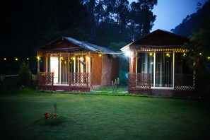 Luxury Bamboo Cottage River Facing | In-room safe, free WiFi - Kainaat A Riverside Homestay  (Kandaghat)