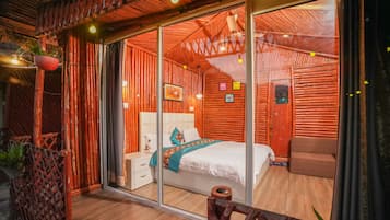 Luxury Bamboo Cottage River Facing | In-room safe, free WiFi