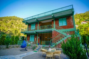 Fachada de la propiedad