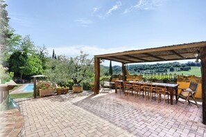 Romantic Villa | Terrace/patio