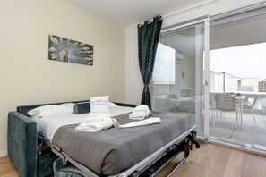 1 bedroom, iron/ironing board, free WiFi