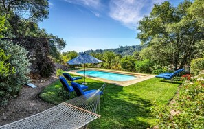 Pool - Healdsburg Gorgeous Farmhouse for 10, Pool,Spa,BBQ (Healdsburg)