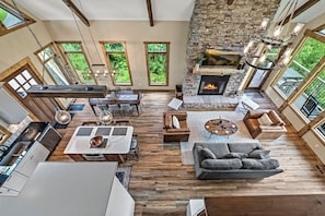 TV, fireplace