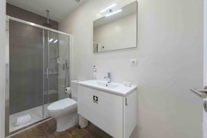 Asciugamani, sapone, carta igienica