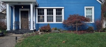 The Blue House – Eclectic Art Haven Near Marshall & Huntington’s Best Parks




