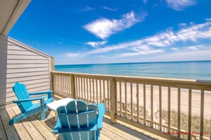 Property grounds - Baystater - Upscale 3BR Oceanfront Turtle Cove Townhouse (Surf City)
