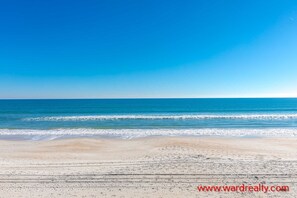 On the beach - Sandy Toes - Enormous 5BR Oceanfront Home with Apartment (Surf City)