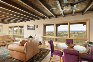 Smart TV - New! Eastside Overlook Retreat with Roof Top Deck - 7 Mins to Santa Fe Plaza (Santa Fe)