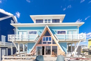 Terrace/patio - Barefoot Shack - Classic Custom 5BR Oceanfront Home - Great Views from Decks (Surf City)