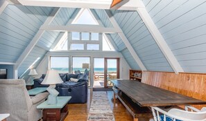 TV, DVD player - Barefoot Shack - Classic Custom 5BR Oceanfront Home - Great Views from Decks (Surf City)