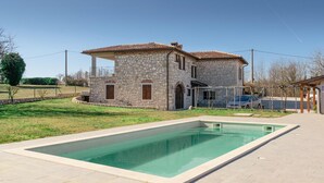 A stone house with a swimming pool in front. - Gorgeous home in Nedescina (Nedescina)