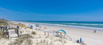 Shoreline - Classic Oceanfront Home - 2 Living Rooms & 2 Kitchens; Sleeps 14